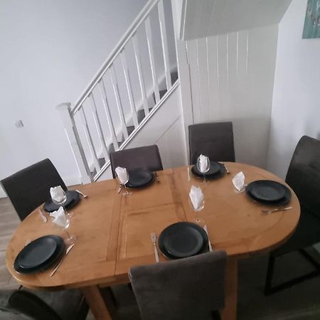 Eyre Square Lane Budget Rooms Голуэй Экстерьер фото