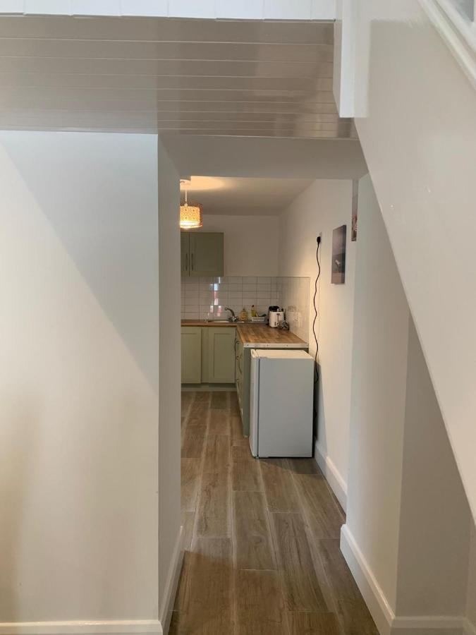 Eyre Square Lane Budget Rooms Голуэй Экстерьер фото