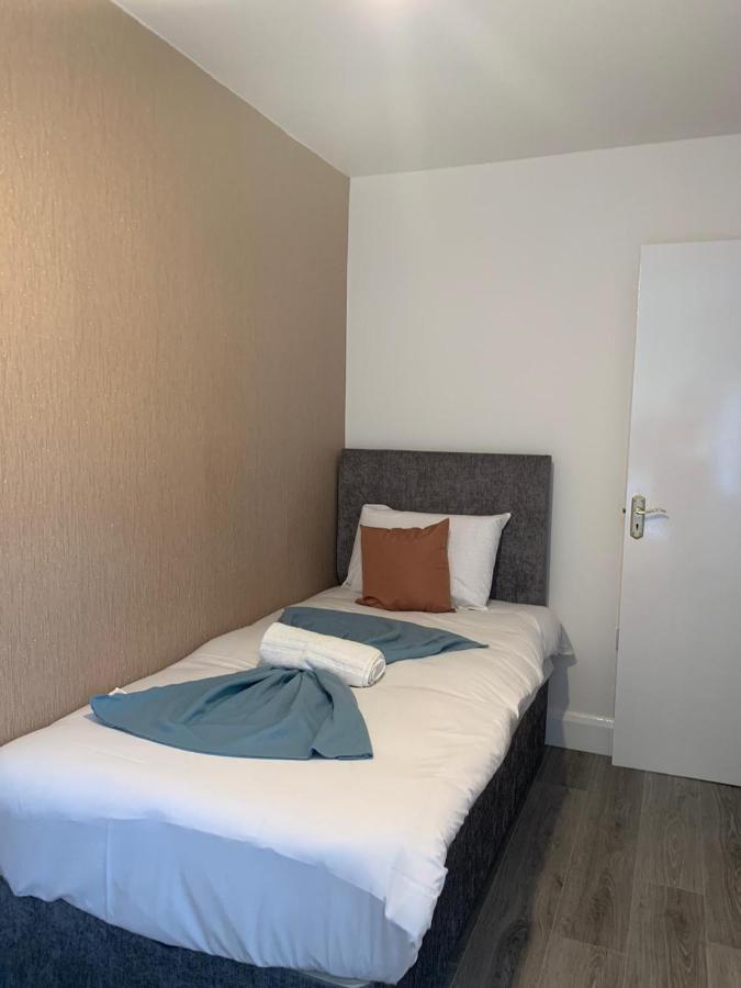 Eyre Square Lane Budget Rooms Голуэй Экстерьер фото