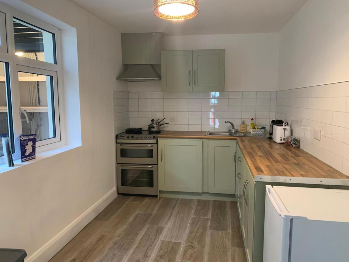Eyre Square Lane Budget Rooms Голуэй Экстерьер фото
