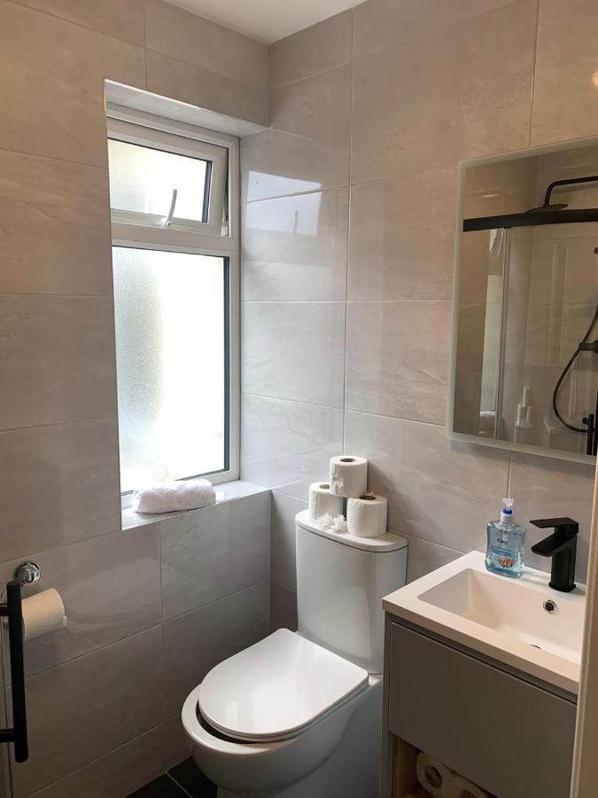 Eyre Square Lane Budget Rooms Голуэй Экстерьер фото