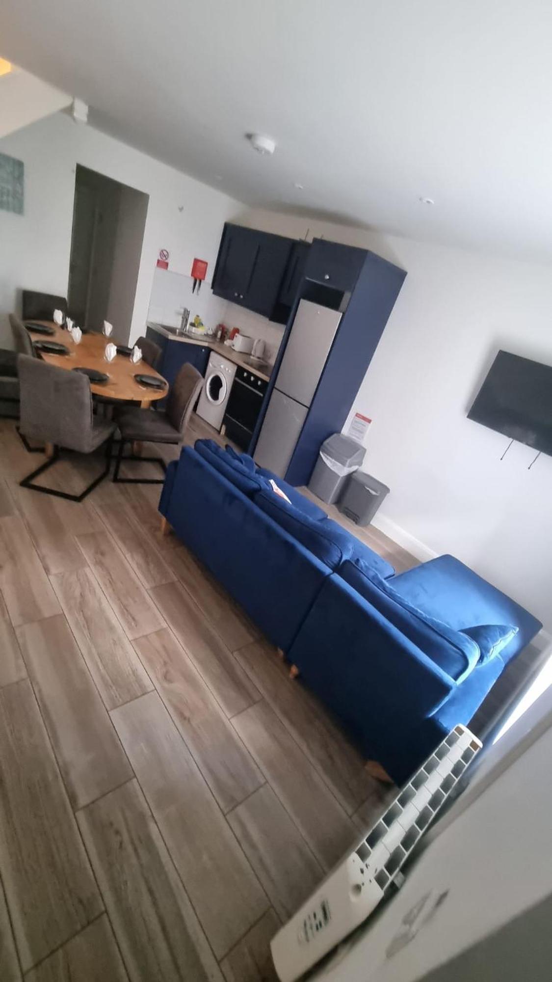 Eyre Square Lane Budget Rooms Голуэй Экстерьер фото