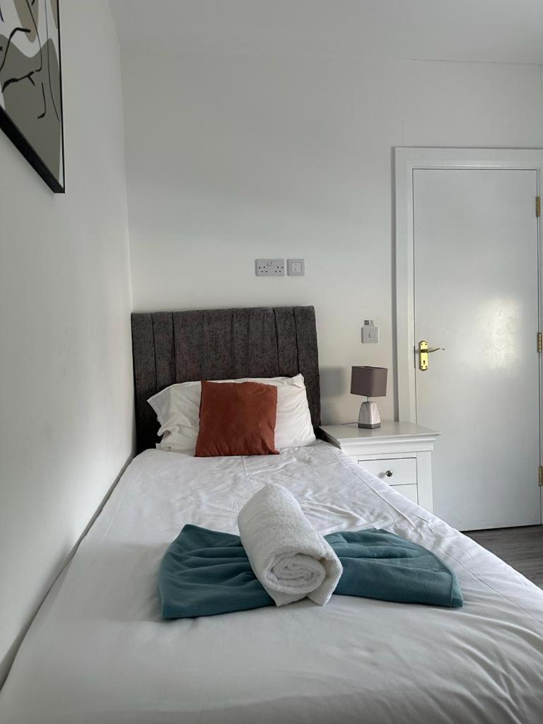 Eyre Square Lane Budget Rooms Голуэй Экстерьер фото